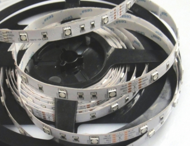 Perfectled Prémium 30 LED/méteres 12 V-os beltéri RGB 5050 LED szalag 5 m / tekercs