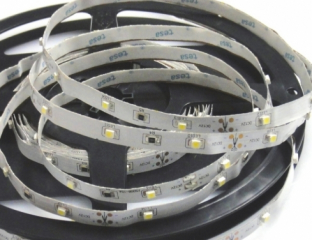 Perfectled Prémium 30 LED/méteres 12 V-os beltéri meleg fehér LED szalag 5 m / tekercs