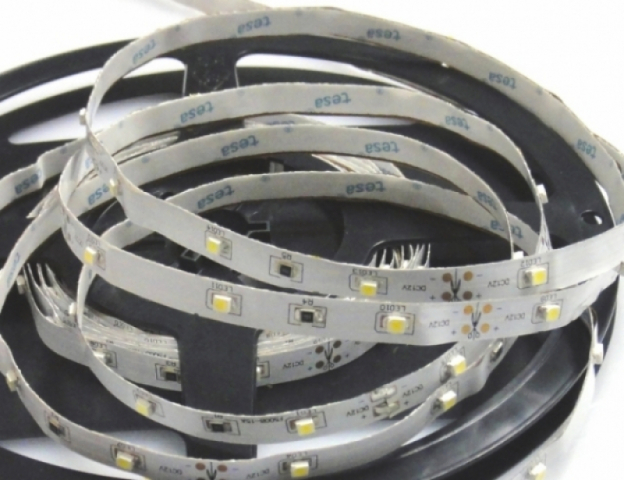 Perfectled Prémium 30 LED/méteres 12 V-os beltéri sárga LED szalag 5 m/ tekercs