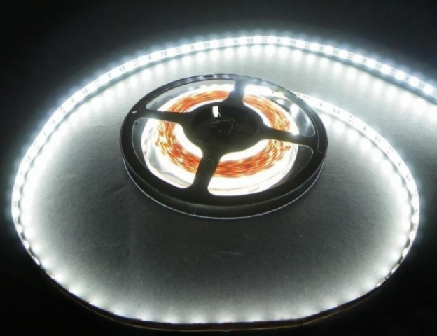 Perfectled Prémium 60 LED/méteres 12 V-os beltéri hideg fehér 5050 LED szalag 5 m/ tekercs