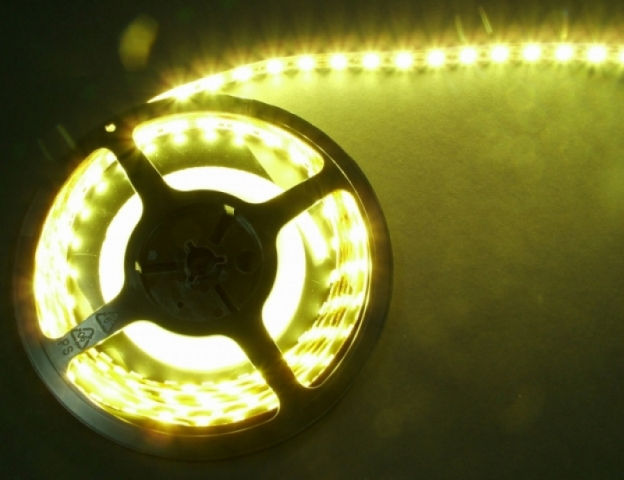 Perfectled Prémium 60 LED/méteres 12 V-os beltéri meleg fehér 5050 LED szalag 5 m/ tekercs