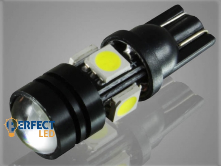 LED 12V T10 foglalatú 4 ledet tartalmazó autó izzó