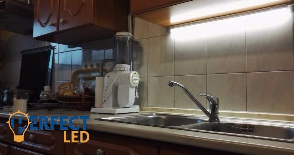 90cm-es komplett LED pultvilágító lámpa természetes fehér
