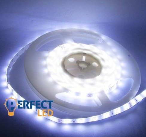 24V-os hideg fehér kültéri 9,6W LED szalag