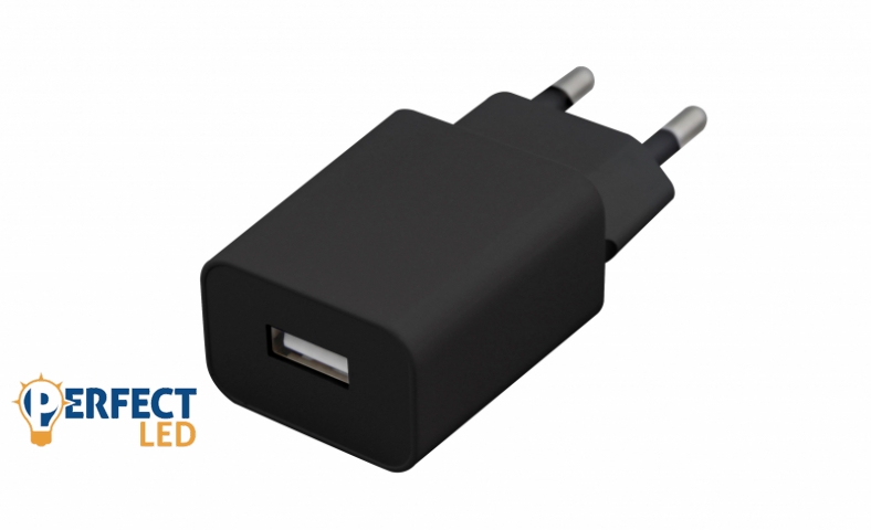 MasterLED 5 W-os USB adapter 1 Amper 5V DC