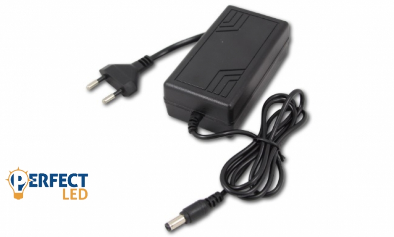 MasterLED 24 W asztali tápegység 2 0 Amper 12 V DC