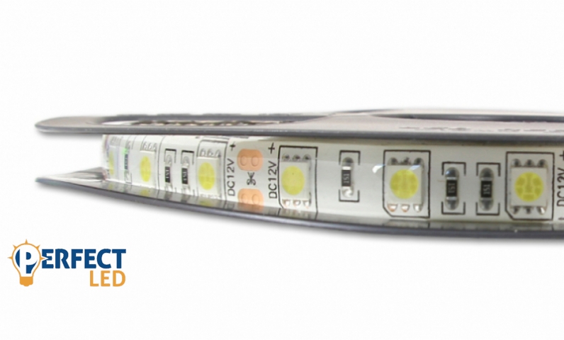 MasterLED 60 LED/méteres 12 V-os vízálló meleg fehér LED szalag 5m/ tekercs