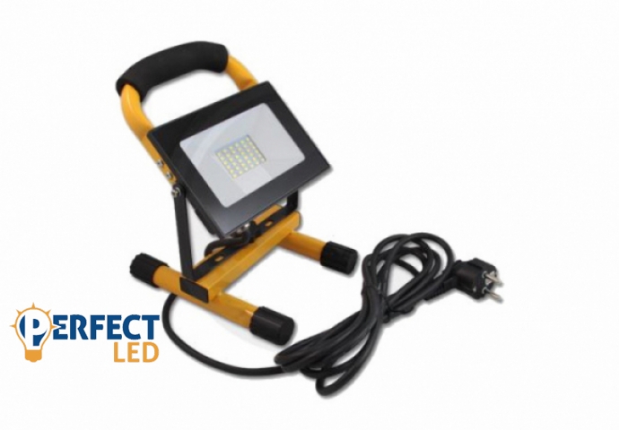 MasterLED Mika 30 W-os hidegfehér LED reflektor
