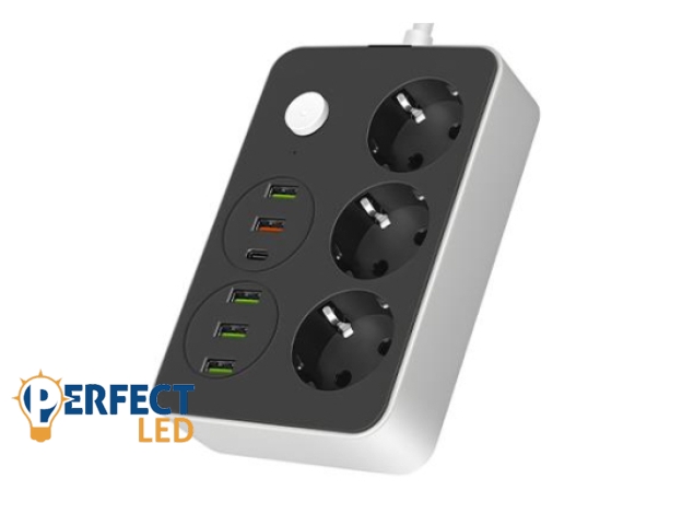 MasterLED Remo fekete/fehér színű 3-as hosszabító 2m-es kábellel 5 x USB 1 x USB-C