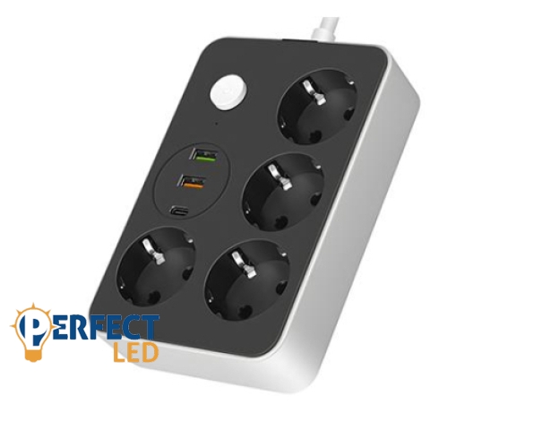 MasterLED Remo fekete/fehér színű 4-as hosszabító 2m-es kábellel 2 x USB 1 x USB-C