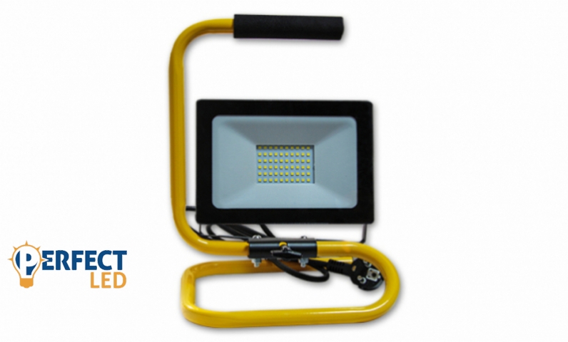 MasterLED Vega 50 W-os hidegfehér LED reflektor