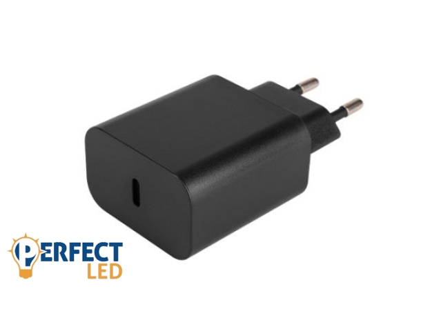 MasterLED gyorstöltő 20 W-os 1 x USB-C fekete adapter